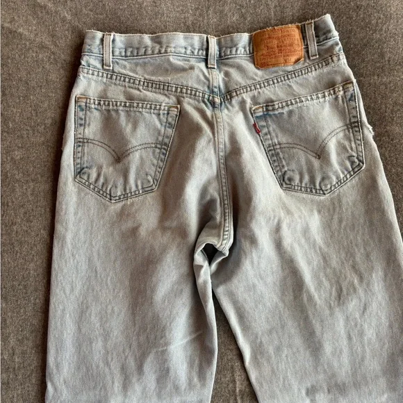 Vintage Levi’s 550 Jeans - Picture 7 of 10